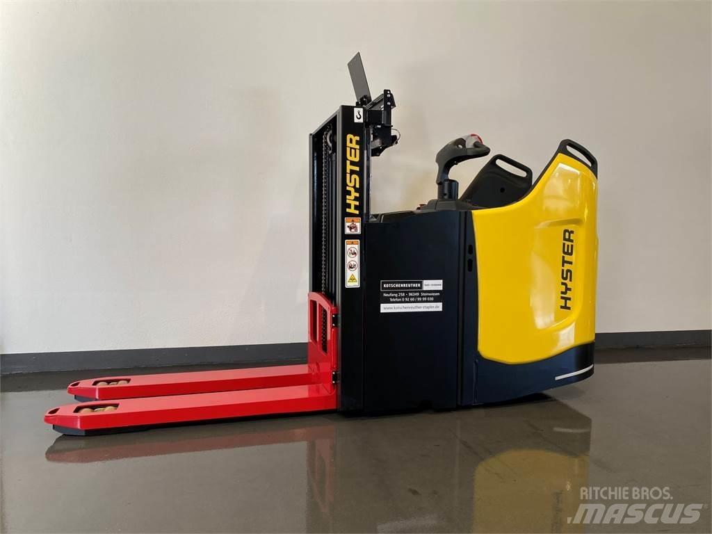 Hyster S2.0SD Stapelaar meeloop