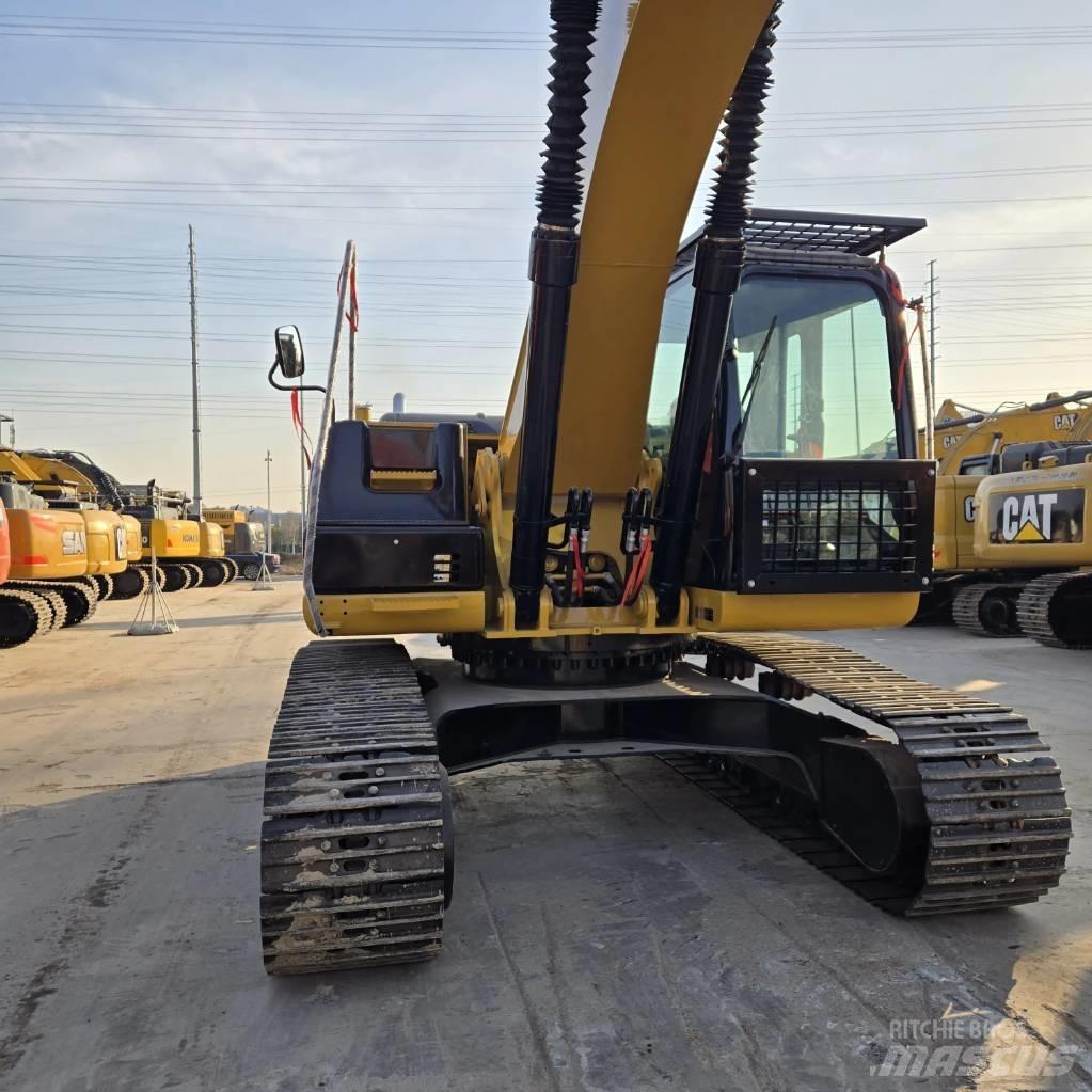 CAT 330 D2 Midigraafmachines 7t - 12t