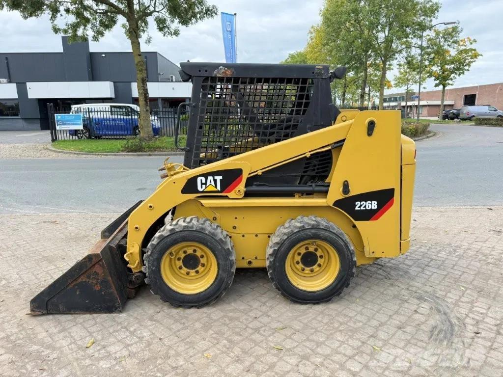 CAT 216B Turbo Schrankladers