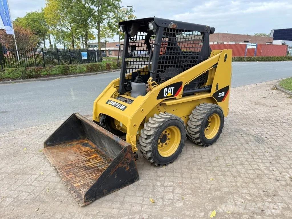 CAT 216B Turbo Schrankladers