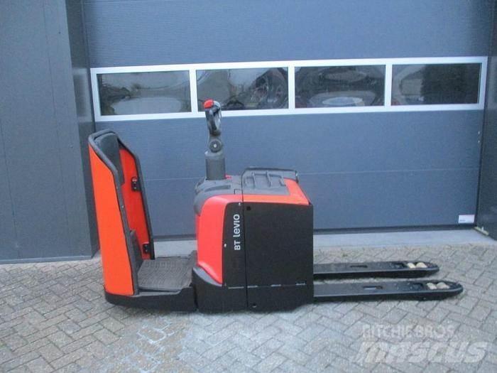 Toyota LPE 250 Meerij pallettruck met platform