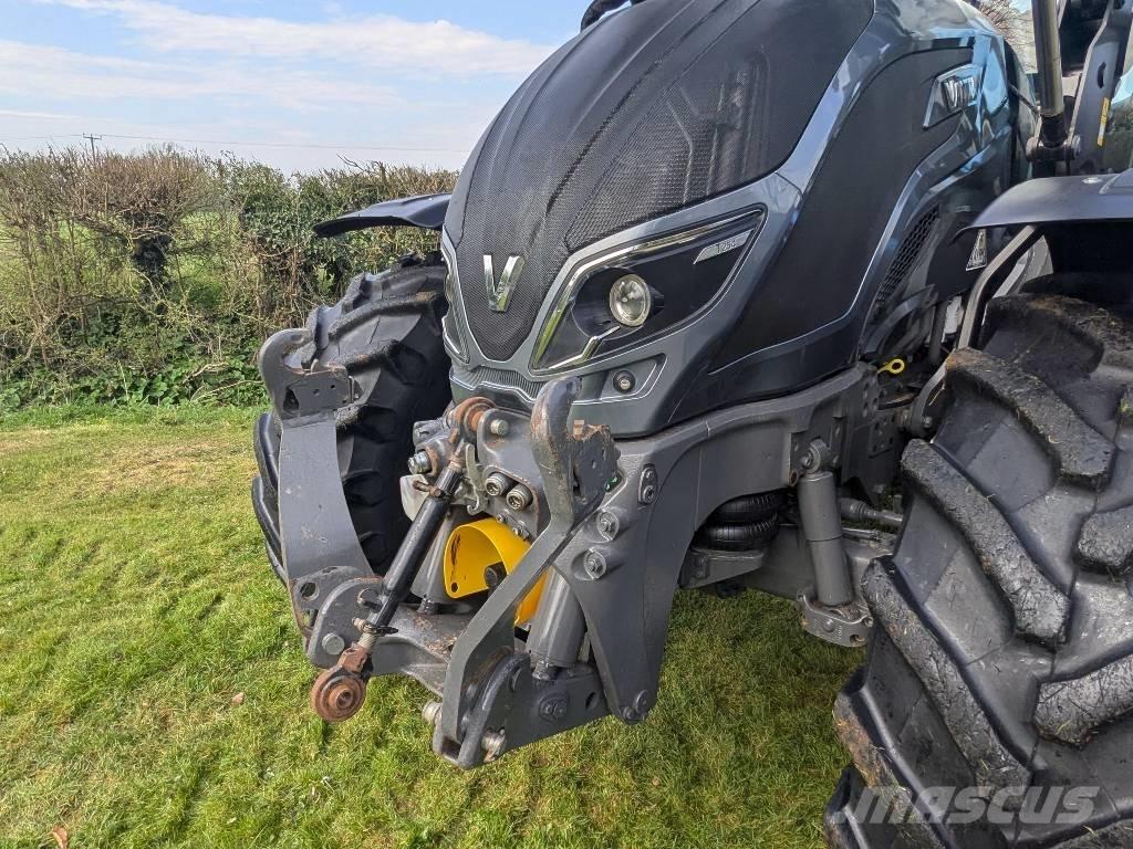 Valtra T 254 Tractoren