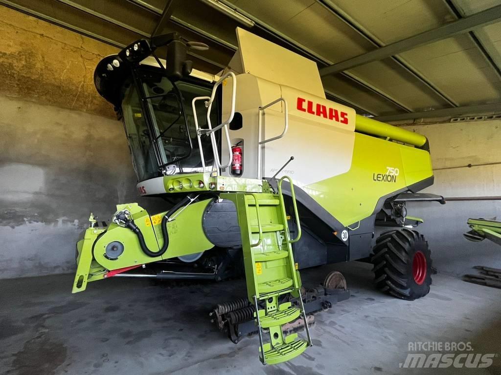CLAAS LEXION 750 ACR Maaidorsmachines