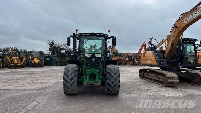 John Deere 6175 R Tractoren