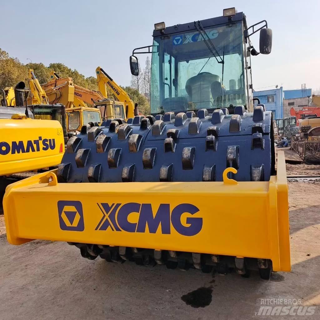 XCMG XS 223 J Trilrolwalsen