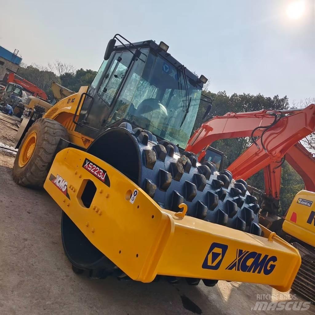 XCMG XS 223 J Trilrolwalsen