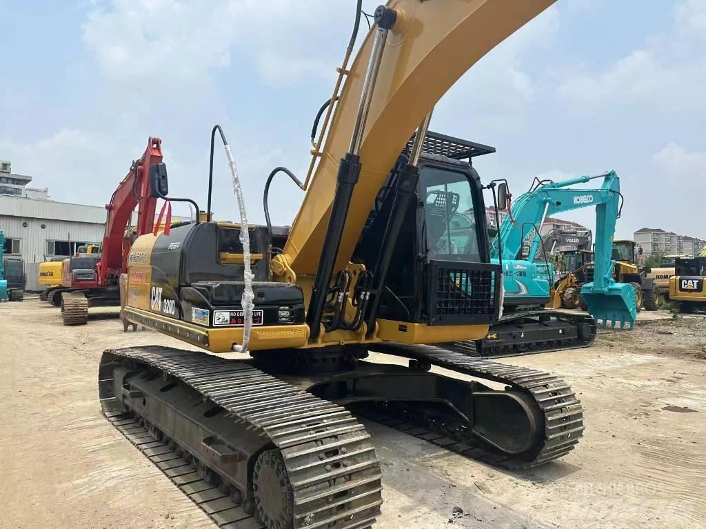 CAT 320 D Rupsgraafmachines