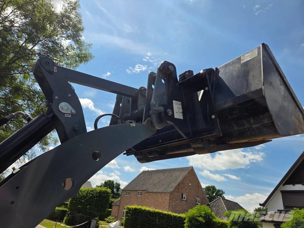 GiANT G2700HD X-TRA Knik- en schrankladers