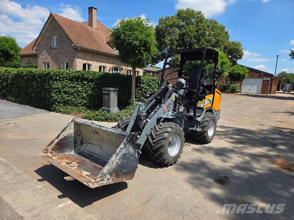 GiANT G2700HD X-TRA Knik- en schrankladers