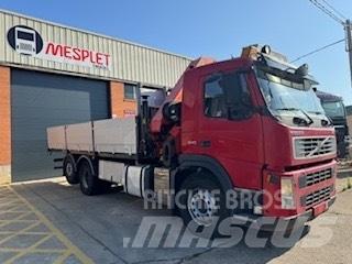 Volvo FM 340 Vlakke laadvloer met kraan