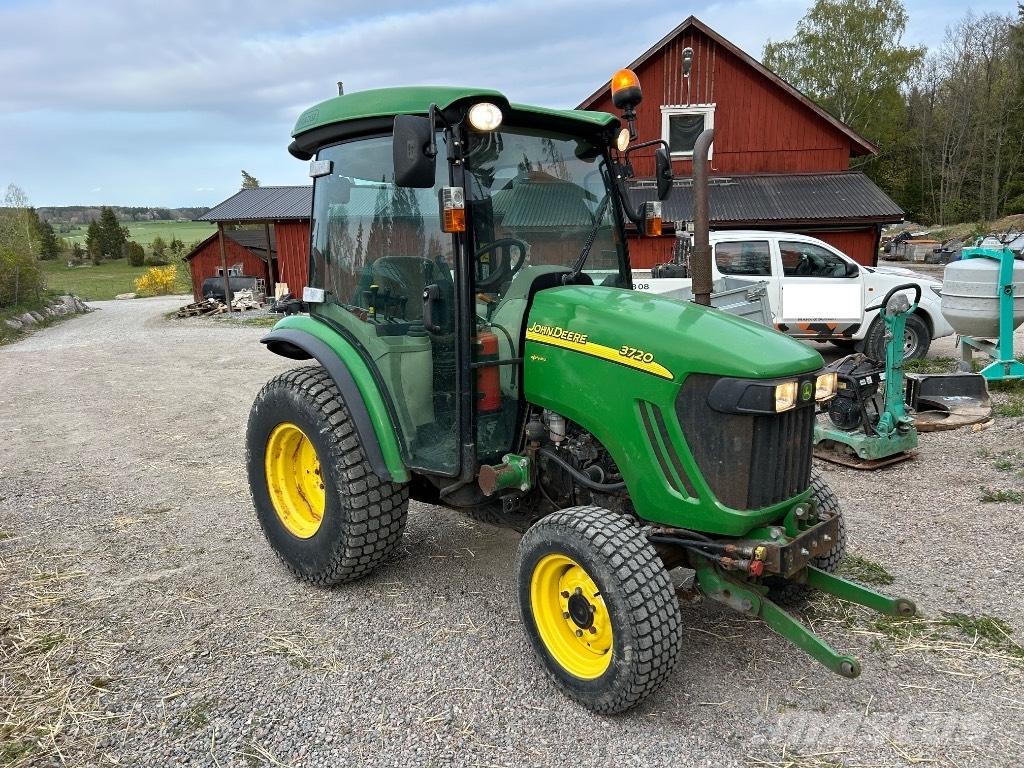 John Deere 3720 Tractoren