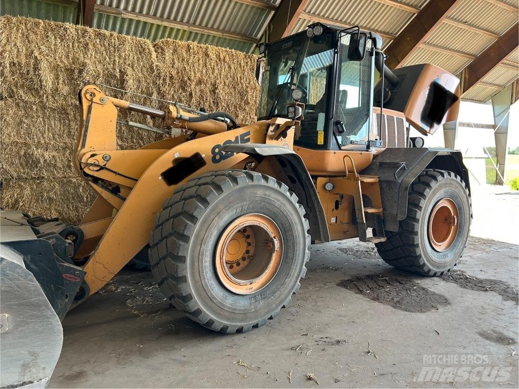 CASE 821 E Wielladers