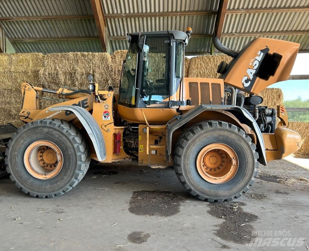 CASE 821 E Wielladers