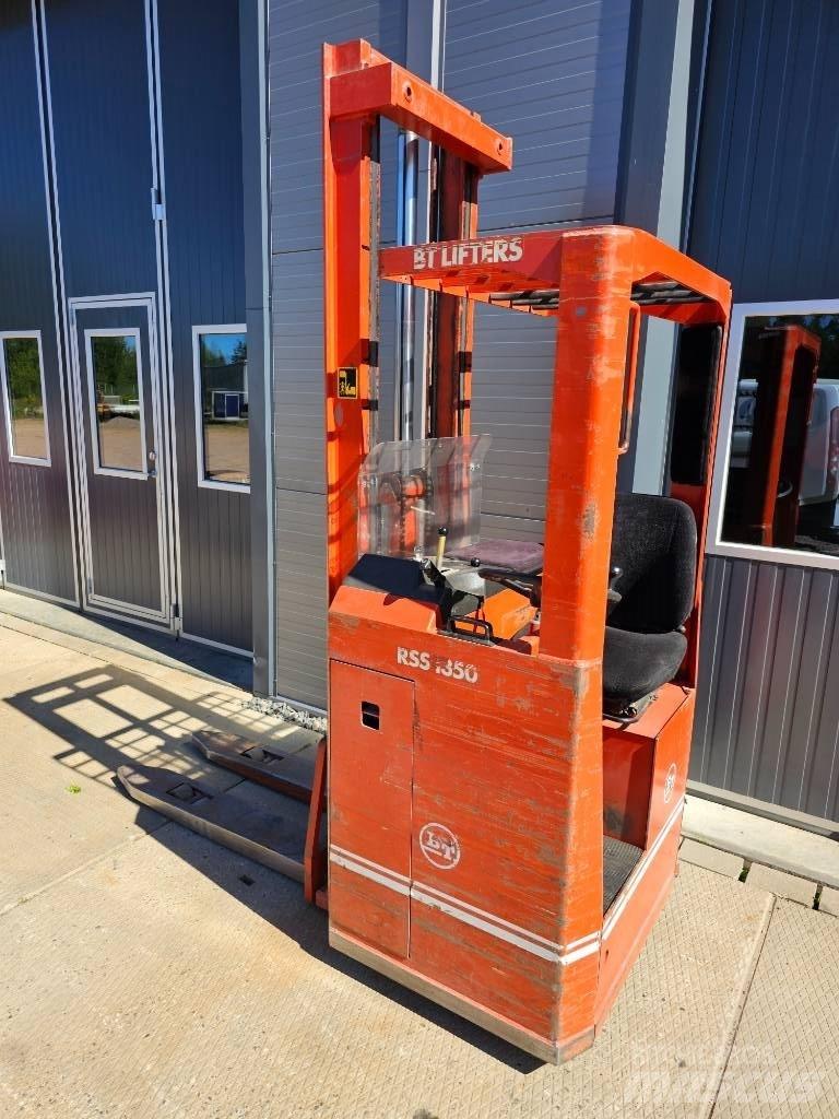 BT RSS 1350 Zelfrijdende stapelaars