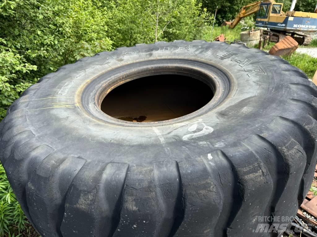 Goodyear 23,5R25 Banden, wielen en velgen