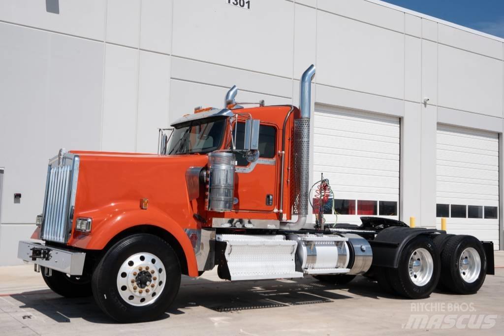 Kenworth W 900 Trekkers