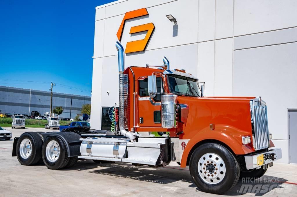 Kenworth W 900 Trekkers