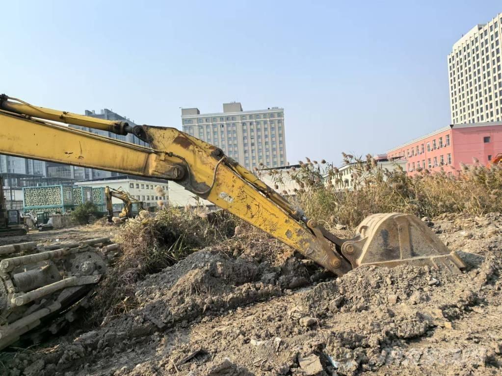 Komatsu PC 200-6 Amfibische graafmachines