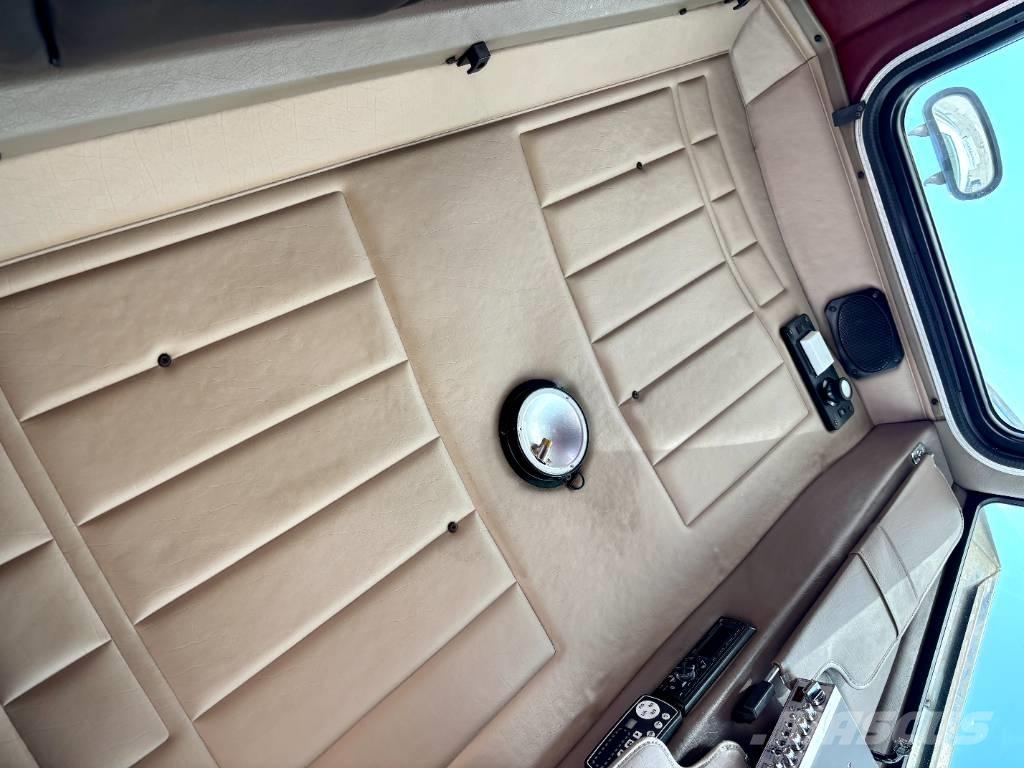 Peterbilt 379 Trekkers