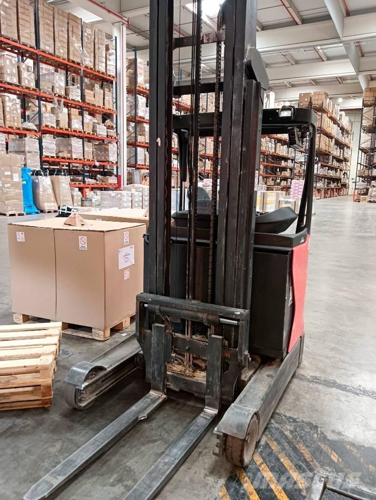 Linde R 16 Reachtruck voor hoog niveau