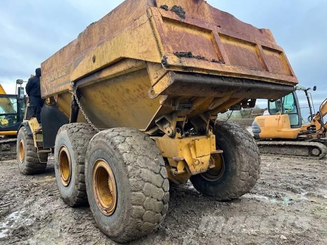 Volvo A 25 C Knik dumptrucks