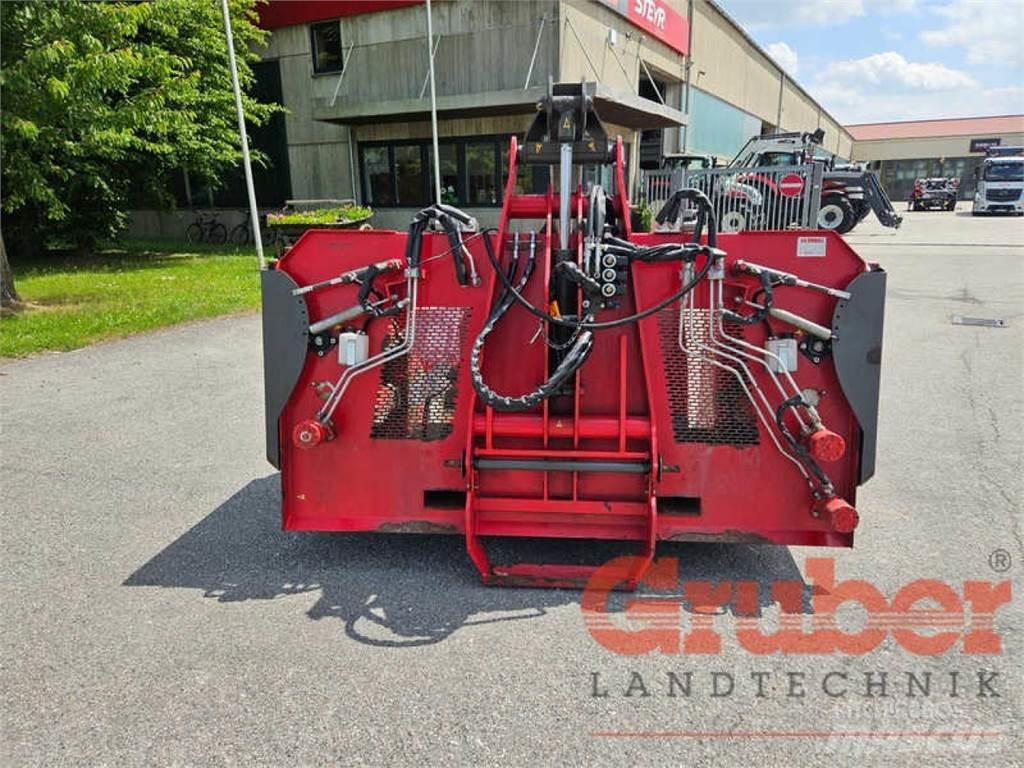 Gruber D 2400 W Uitkuilmachines
