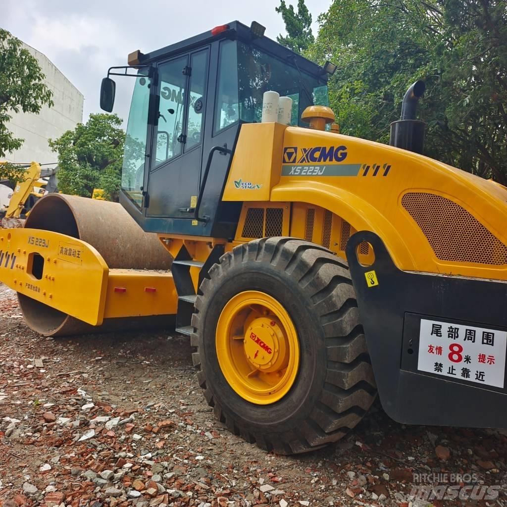 XCMG XS 223 J Trilrolwalsen