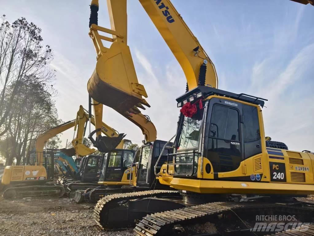 Komatsu PC240-8 Midigraafmachines 7t - 12t