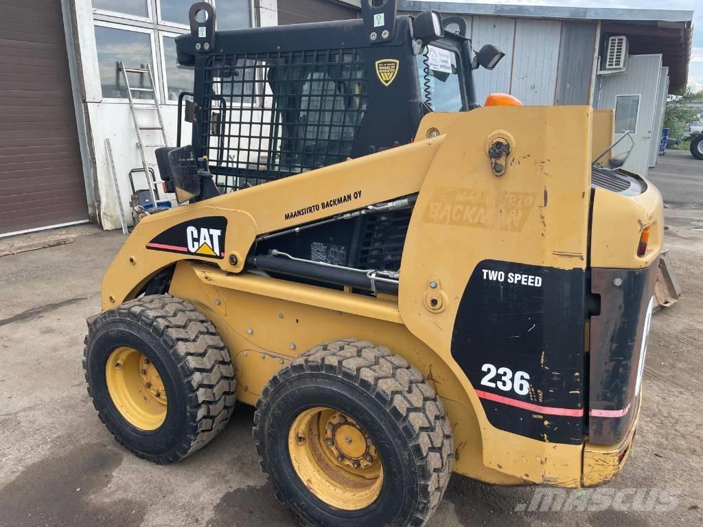 CAT 236 Schrankladers