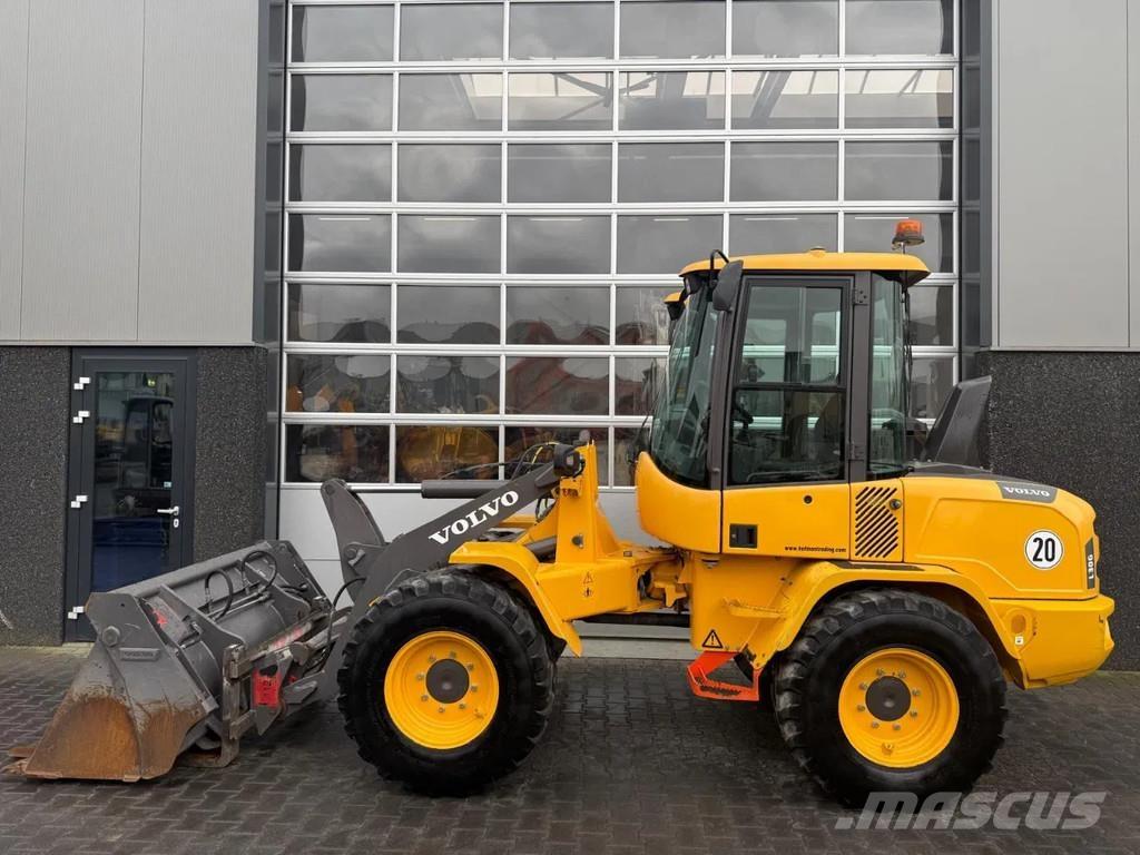 Volvo L30G Wielladers