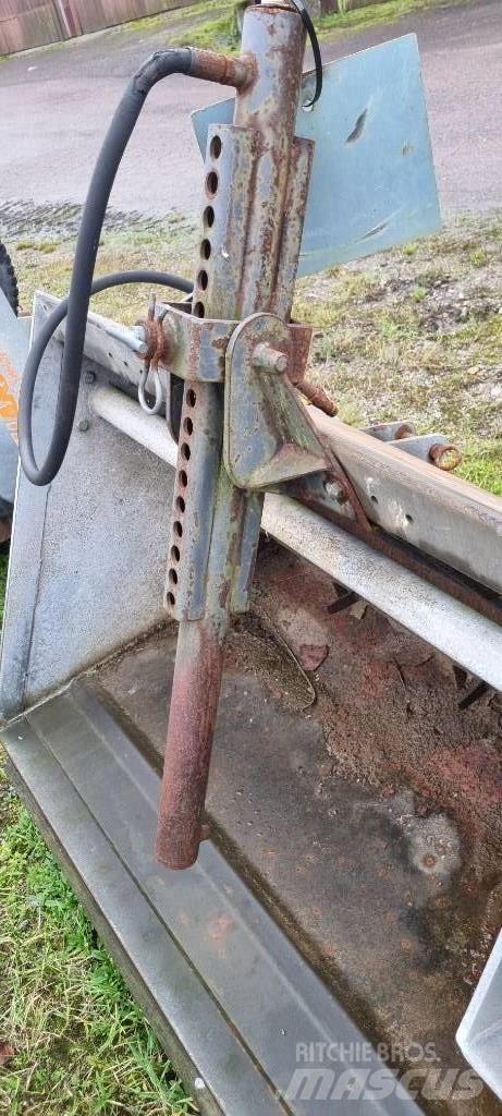 Fjärås 1,35 Zand- en zoutstrooimachines