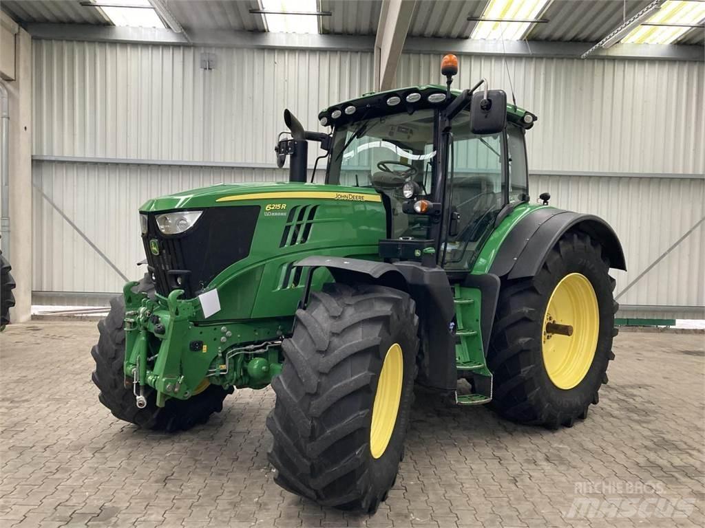 John Deere 6215R Tractoren