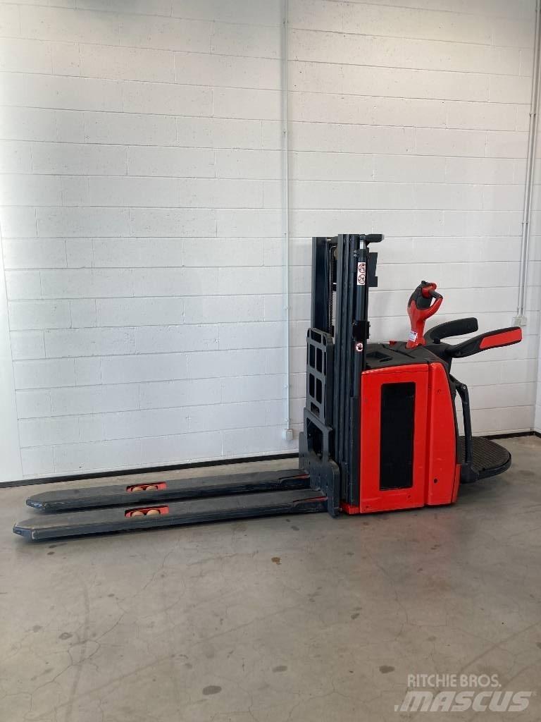 Linde L14AP/1173 Zelfrijdende stapelaars