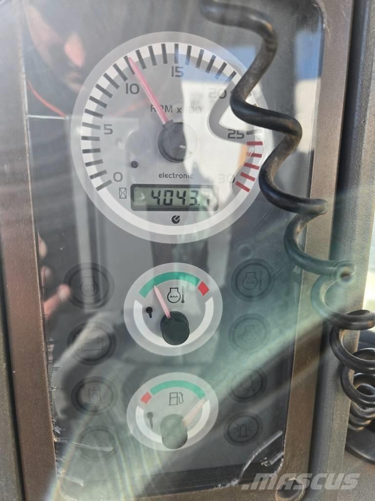 Komatsu WB 97 R-5EO Graaf-laadcombinaties