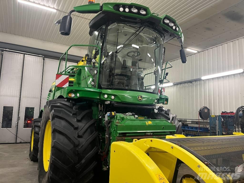 John Deere 8300i Zelfrijdende veldhakselaars