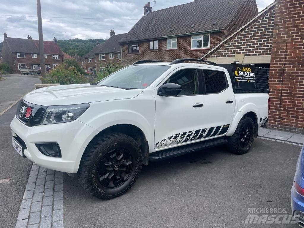 Nissan Navara Auto's