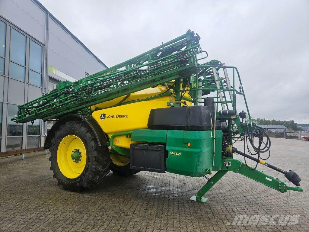John Deere M692i Getrokken spuitmachines