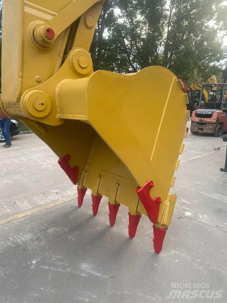 CAT 330 B Rupsgraafmachines