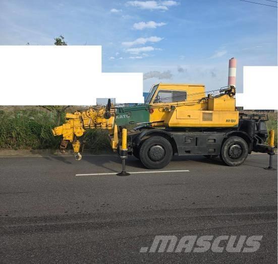 Kato MR 100 Ruwterrein kranen