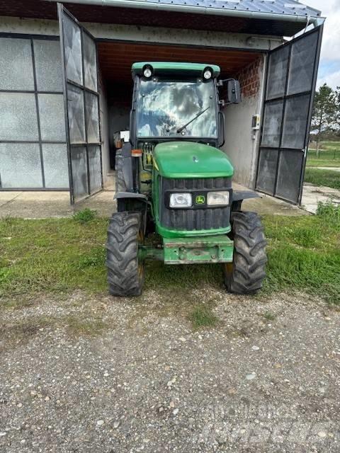 John Deere 5515 F Tractoren