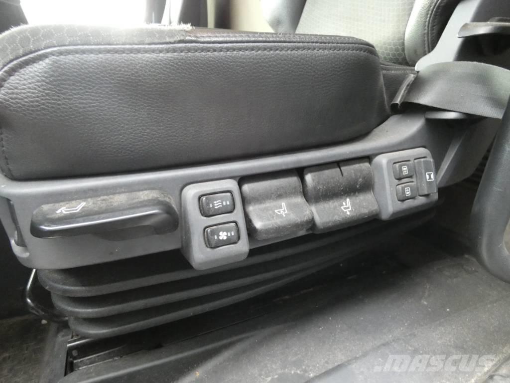 Scania P 250 Platte bakwagens