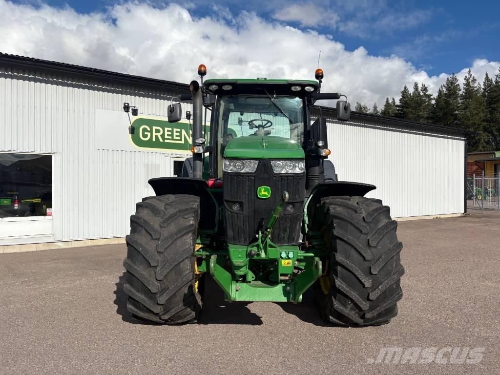 John Deere 7230 R Tractoren
