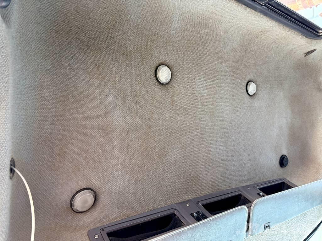 Mack CHU 613 Trekkers