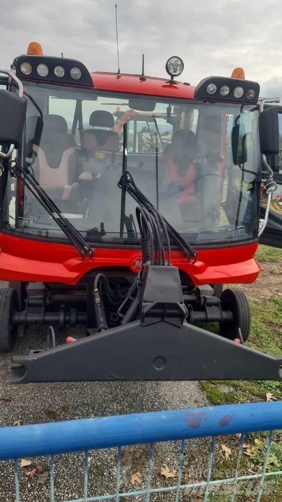  PistenBully  600 Sneeuwruimers en -schuivers