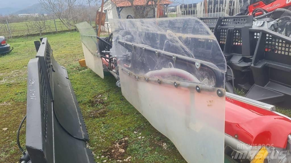  PistenBully  600 Sneeuwruimers en -schuivers