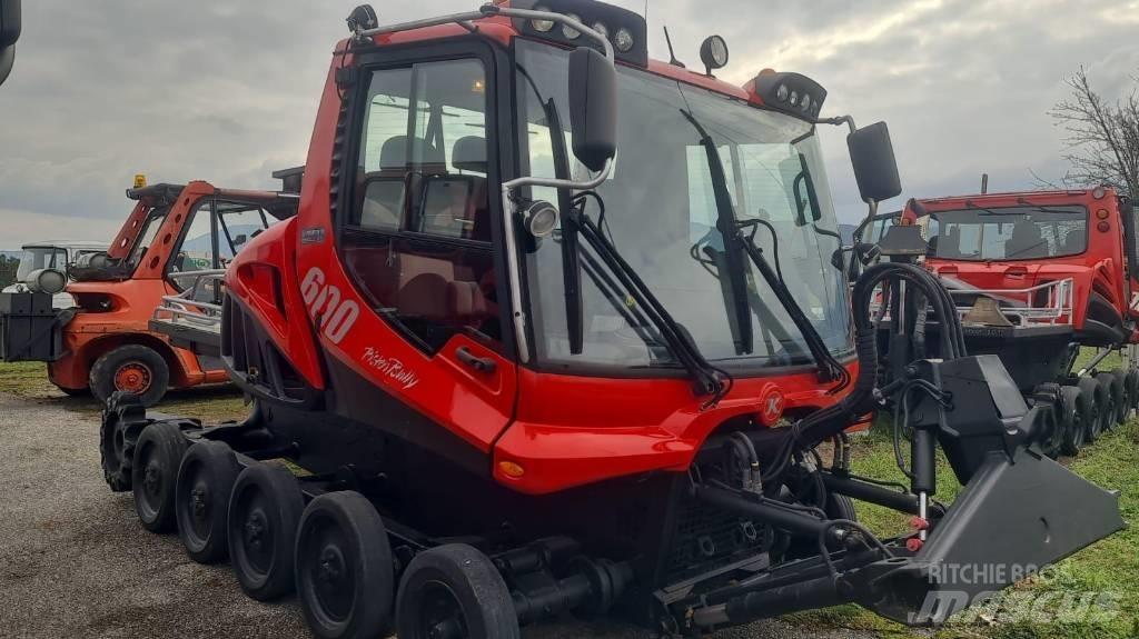  PistenBully  600 Sneeuwruimers en -schuivers