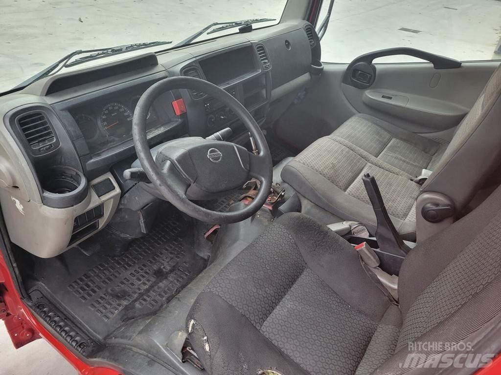 Nissan Cabstar Cabine en interieur
