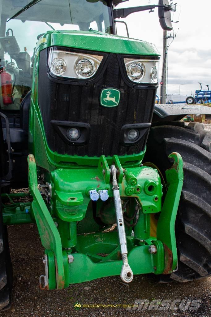 John Deere 6215 R Tractoren