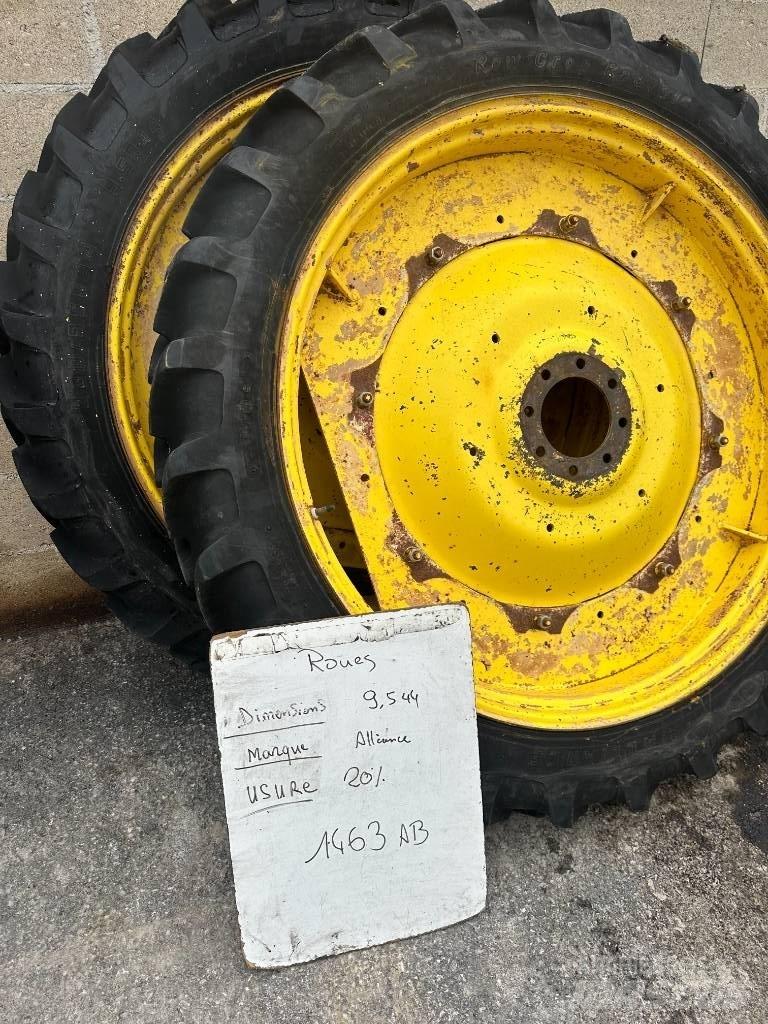 Alliance 230/95R44 Banden, wielen en velgen