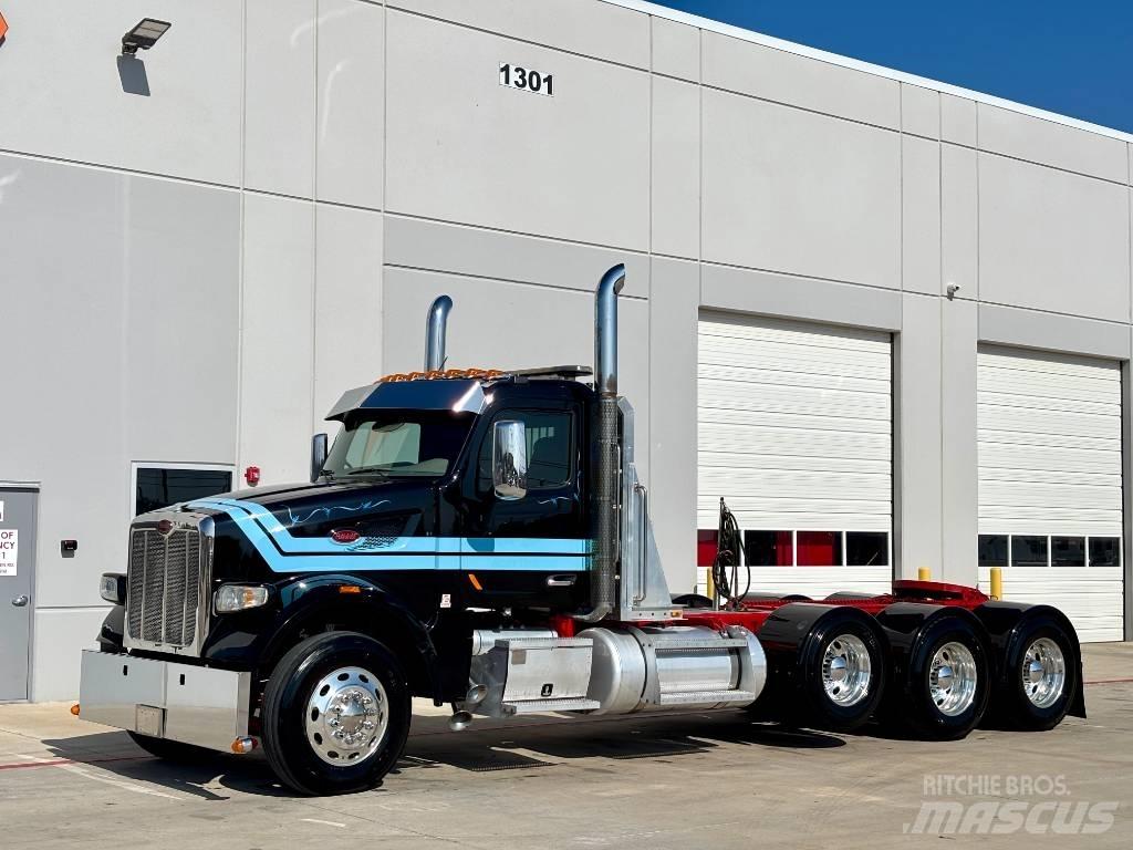 Peterbilt 567 Trekkers